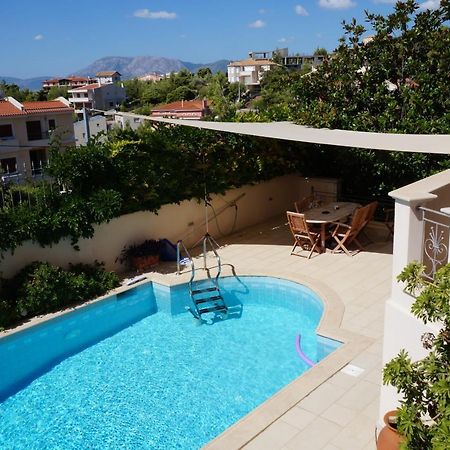 Apartment With A Garden, Bbq, Swimming Pool And Jacuzzi Dhráfi Eksteriør billede