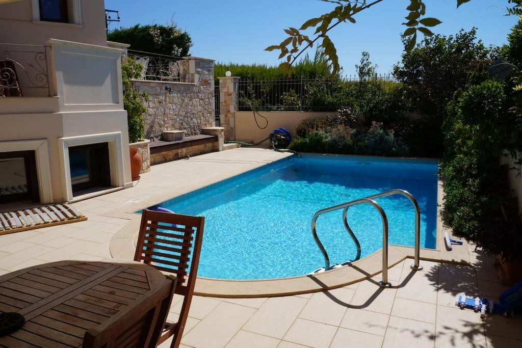Apartment With A Garden, Bbq, Swimming Pool And Jacuzzi Dhráfi Eksteriør billede