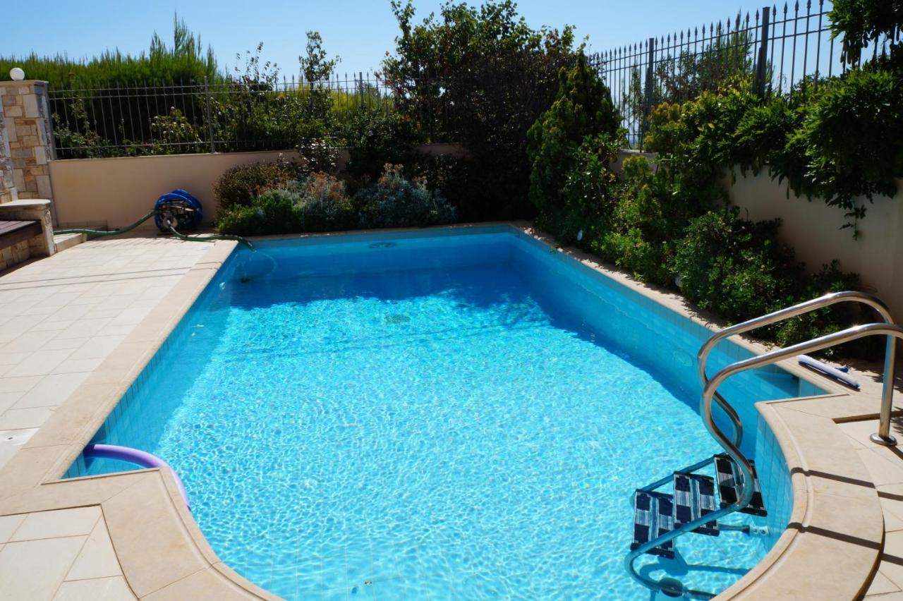 Apartment With A Garden, Bbq, Swimming Pool And Jacuzzi Dhráfi Eksteriør billede